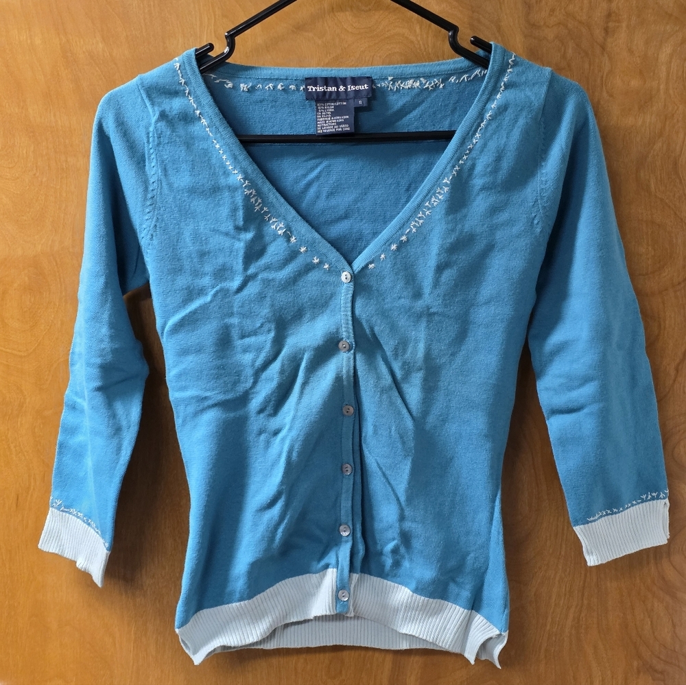 Tristan & Iseut V-Neck Button Up Sweater S
